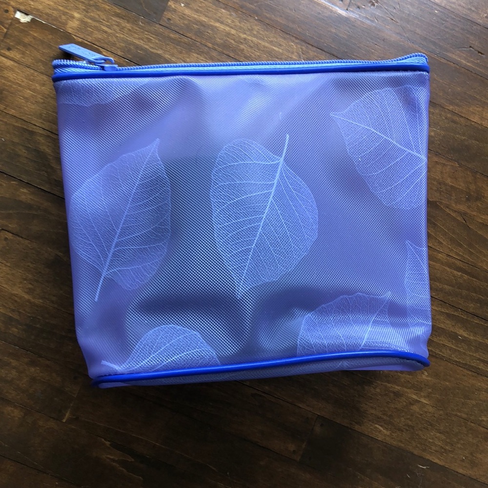 Estee Lauder make up bag, organizer